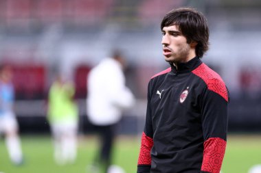 Milano, İtalya. 24 Eylül 2020. Uefa Avrupa Ligi. Ac Milan 'dan Sandro Tonali UEFA Avrupa Ligi' nde Ac Milan ve Fotballklubben Bodo / Glimt arasında oynanan üçüncü tur eleme karşılaşmasında.  
