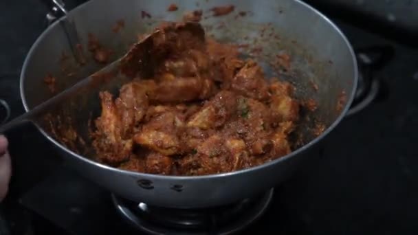 Cozinhar Frango Estilo Indiano — Vídeo de Stock