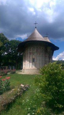 Voronet Manastırı, Romanya. Bucovina 'nın güneyindeki Romen Ortodoks manastırlarından biri.