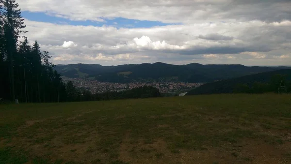 Yazın güzel dağ manzarası