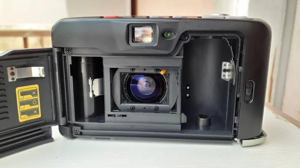 相机镜头和其他部件的内部视图 — 图库照片