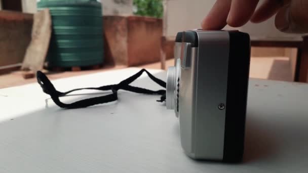Μηχανική Κίνηση Φακού Παλιάς Φωτογραφικής Μηχανής Slr Ενώ Ζουμ — Αρχείο Βίντεο