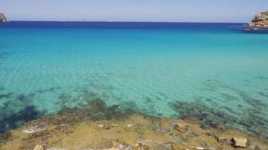 İbiza plajı. Cala Conta plajı. İbiza Adası, İspanya.