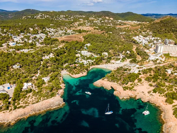 Cala Gracio ve Cala Gracioneta plajları, İbiza adası.