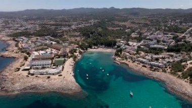 Port des Torrent Sahili, İbiza Adası.