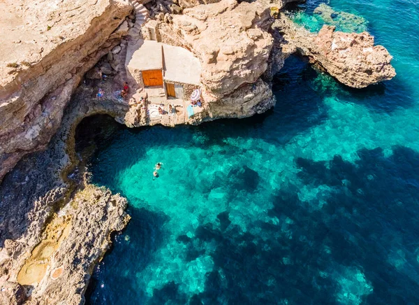 Cala Roja, İbiza adası. İspanya.