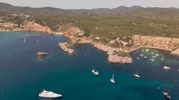 Stranden Porroig Och Cala Jondal Ibiza Spanien — Stockvideo