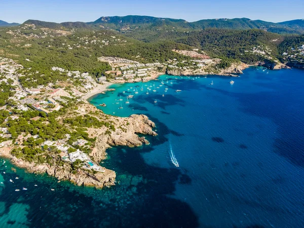 Küçük Cala Tarida plajı, İbiza. İspanya.