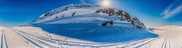 Panoramablick Auf Den Atoklinten Lappland Nordschweden Seitenansicht Alle Motorschlitten Fahren — Stockfoto