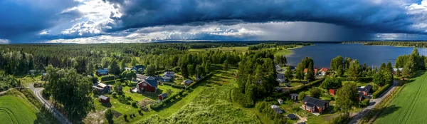 Panorama Aéreo Paisagem Floresta Pinheiros Escandinavos Aldeia Verão Com Áreas — Fotografia de Stock