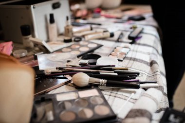 Makyaj için profesyonel makyaj fırçaları. Makyaj için Kozmetik Boya Fırçası. 