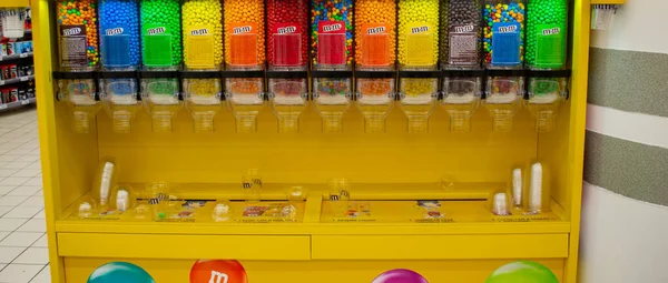 Moscow Russia November 2019 Candies Candy Dispenser Machines Supermarket Colorful — Stock Photo, Image