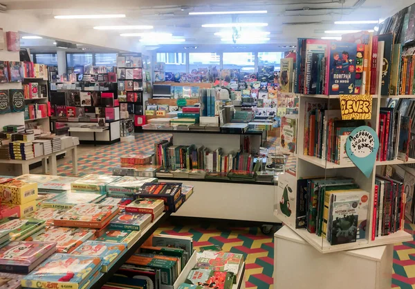 Moscú Rusia Septiembre 2019 Departamento Literatura Infantil Las Librerías Estanterías —  Fotos de Stock