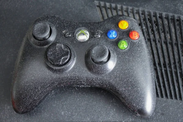 Moskou Rusland Februari 2020 Close Van Verlaten Xbox Spelcomputer Bedekt — Stockfoto