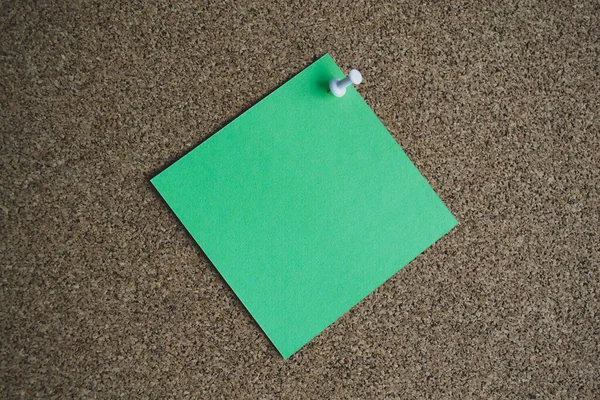 Green Paper Note Cork Board Attached White Pushpin Copy Space — Stock Photo, Image