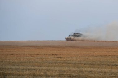 Güney İsrail 21 Temmuz 2014 İsrail silahlı kuvvetleri çatışma sırasında Gazze Şeridi 'ne ilerliyor.