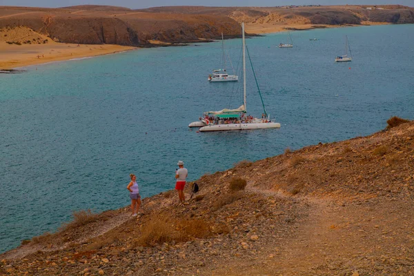 Prachtig Strand Het Eiland Lanzarote Het Dorp Playa Blanca Met — Stockfoto