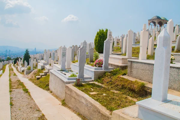 Martelaren Begraafplaats Kovaci Witte Graven Van Het Moslimkerkhof Heuvel Boven — Stockfoto