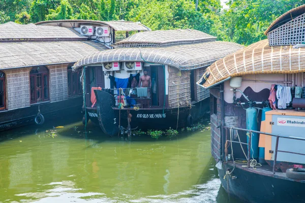 Petites Maisons Dans Village Local Situé Côté Backwater Kerala Par — Photo