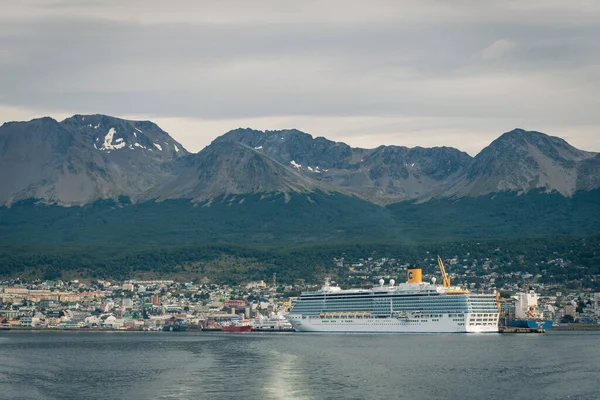 Place Full Mountains Rivers Snow City Center Ushuaia Thecapitaloftierra Del — Stock Photo, Image