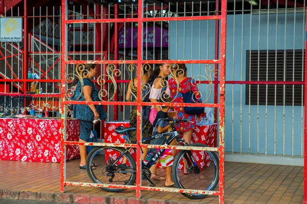 Vista Sobre Centro Ciudad Papeete Polinesia Francesa Llena Gente Colores —  Fotos de Stock