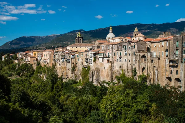 Sant 'Agata de' Goti, Napoli 'nin 35 km kuzeydoğusunda, İtalya' nın Benevento ili 'nde bulunan bir komündür..