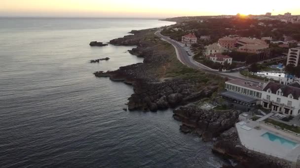 Verbazingwekkend Uitzicht Vanuit Lucht Bij Zonsondergang Van Het Dorpje Cascais — Stockvideo