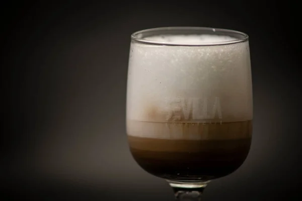 Smaklig Italienskt Kaffe Ett Stort Glas Typisk Blandning Kaffe Och — Stockfoto