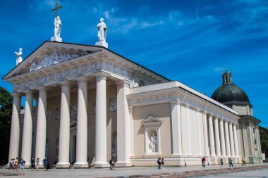 Vilnius / Litvanya: 08 / 08 / 2019: Vilnius Katedrali Litvanya 'nın ana Katolik Katedrali. Litvanya 'daki Katolik ruhani hayatının kalbidir..