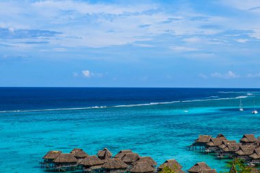 Moorea, Fransız Polinezyası: 09 / 03 / 2018: Tropik adada bir turist beldesi