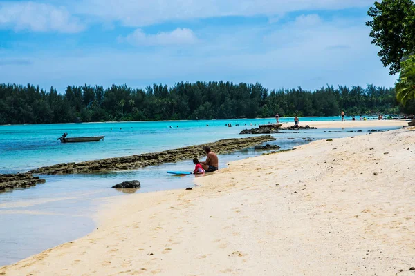 Moorea Franska Polynesien 2018 Far Och Dotter Njuter Sin Tid — Stockfoto