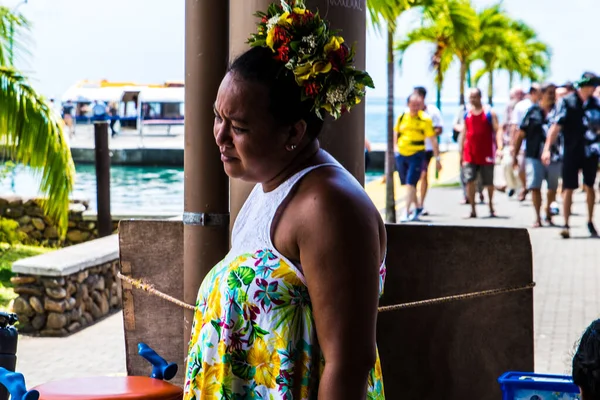 Plusea Polynésie Française 2018 Portrait Une Femme Locale Habillant Une — Photo