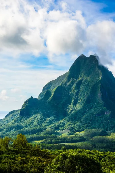 Moorea, Fransız Polinezyası: 09 / 03 / 2018: Tüm Moorea Adaları 'nın muhteşem manzarası, tropik bir cennet.