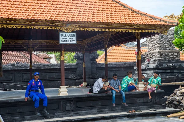 Mehrere Marktplätze Und Arbeiter Tanah Lot Wassertempel Auf Bali Einem — Stockfoto