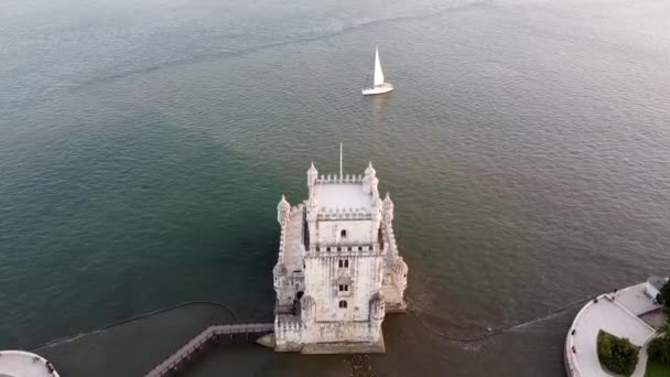 Μαγική Εναέρια Άποψη Πύργος Belem Πυροβόλησε Από Ψηλά Στη Λισαβόνα — Αρχείο Βίντεο