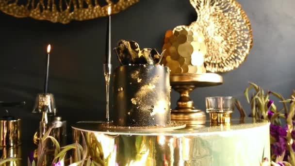 Exkluzív Luxus Fekete Arany Torta Születésnapi Házassági Évfordulóra Ünneplés — Stock videók