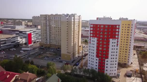 Δύο Νέα Πολυώροφα Κτίρια Κατοικιών Που Προετοιμάζονται Για Κατοίκηση — Αρχείο Βίντεο