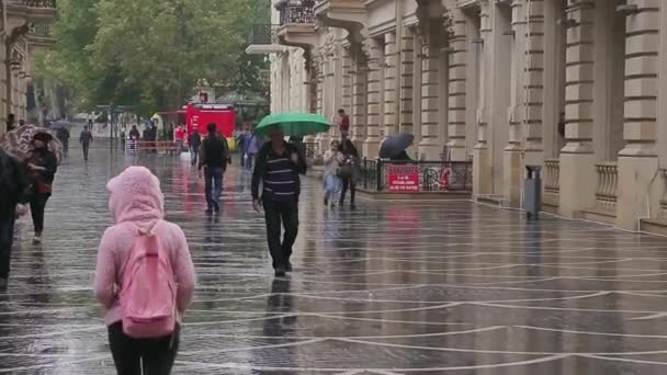Azerbaijan Baku October 2019 Осінній Дощ Центральних Вулицях — стокове відео