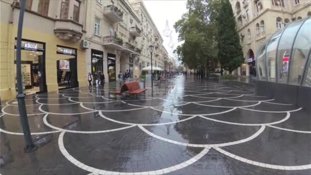 Azerbaijan Baku October 2019 Осінній Дощ Торговій Вулиці — стокове відео