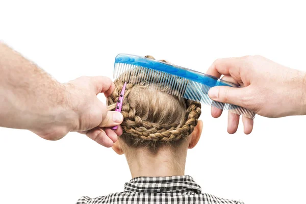 Dad makes daughter hairstyle — Stock Photo, Image