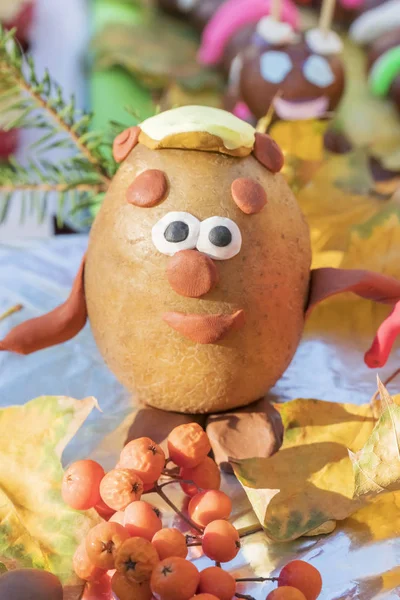 Children crafts - bear from potatoes — Stock Photo, Image