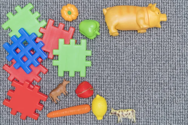 Plastikspielzeug Für Den Bauernhof Auf Dem Teppich Form Eines Rahmens — Stockfoto