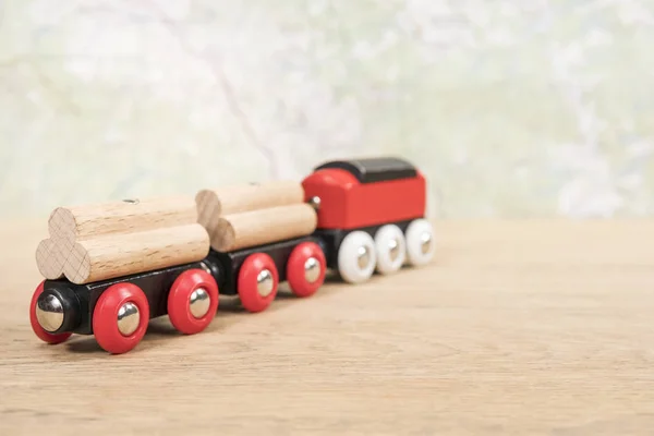 桌上的儿童玩具火车 — 图库照片