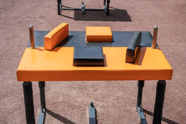 Armwrestling Table Sports Ground Black Orange People — Stock Photo, Image