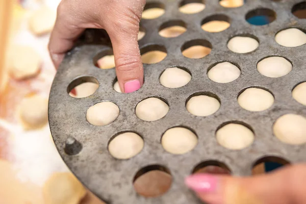 Proceso de fabricación de albóndigas caseras — Foto de Stock