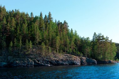 Ladoga Gölü ve Stone Embankment Sortavala 'da. Yüksek kalite fotoğraf