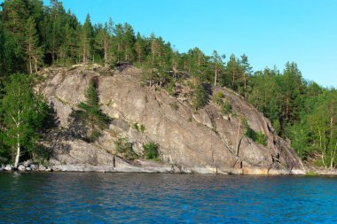 Ladoga Gölü ve Stone Embankment Sortavala 'da. Yüksek kalite fotoğraf
