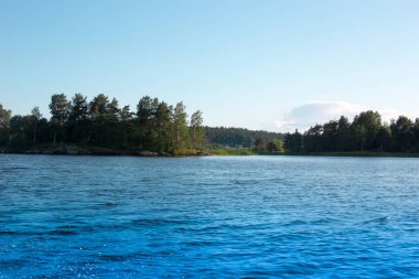 Ladoga Gölü ve Stone Embankment Sortavala 'da. Yüksek kalite fotoğraf