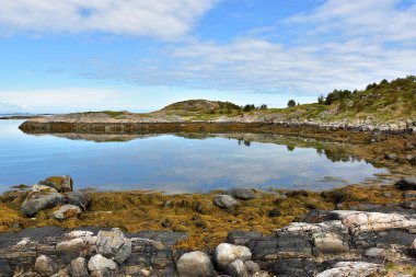 Güzel manzara ünlü Atlantic Ocean Road - Atlanterhavsveien, daha fazla og kıyısında Romsdal İlçesi, Norveç.