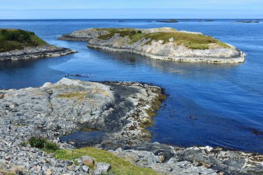 Güzel manzara ünlü Atlantic Ocean Road - Atlanterhavsveien, daha fazla og kıyısında Romsdal İlçesi, Norveç.